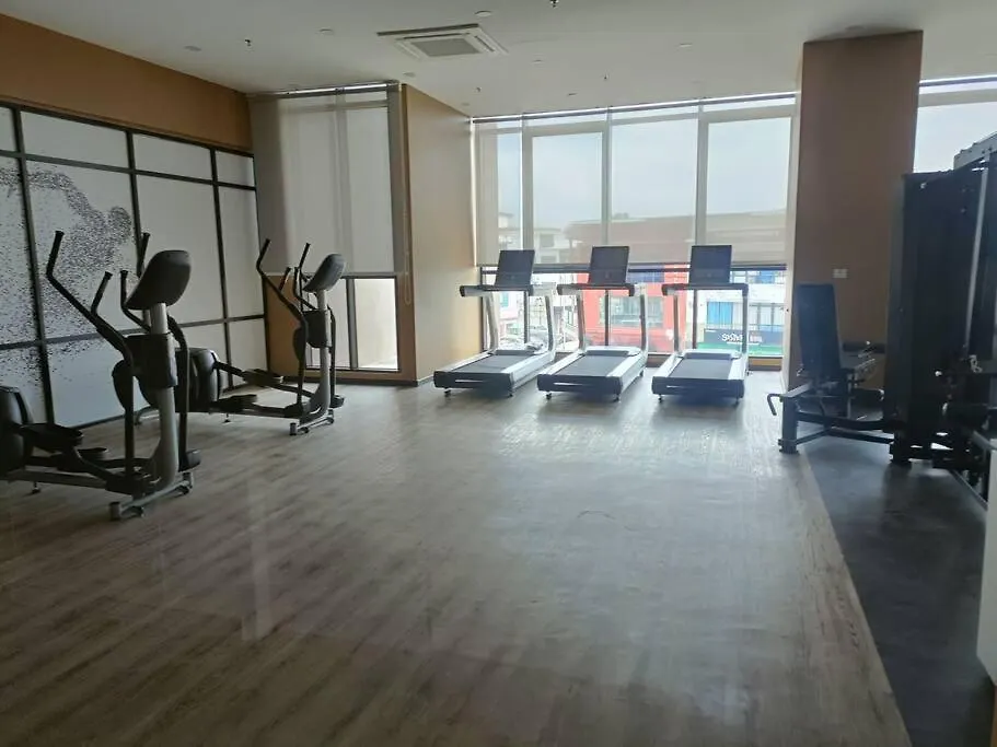 Sky Trees 4 Guests High Floor Nflix Hbo Disney Garden View A1801 Johor Bahru Apartment