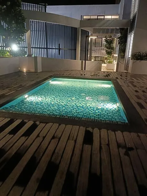 Sky Trees 4 Guests High Floor Nflix Hbo Disney Garden View A1801 Johor Bahru Apartment